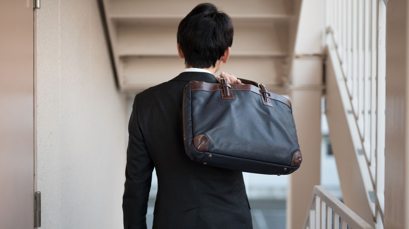 Mistakes to Avoid When Choosing a Work Bag