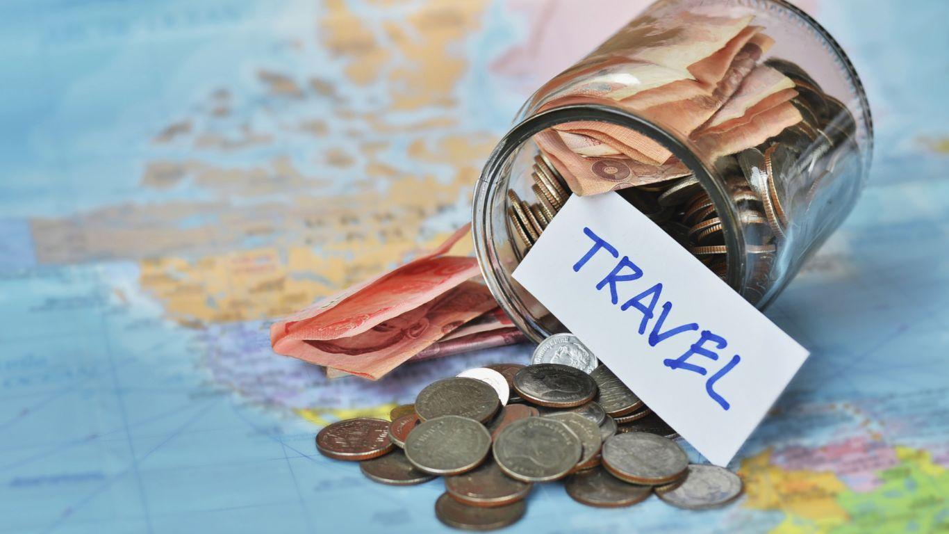 Wie man günstig reist: 17 Möglichkeiten, Geld zu sparen