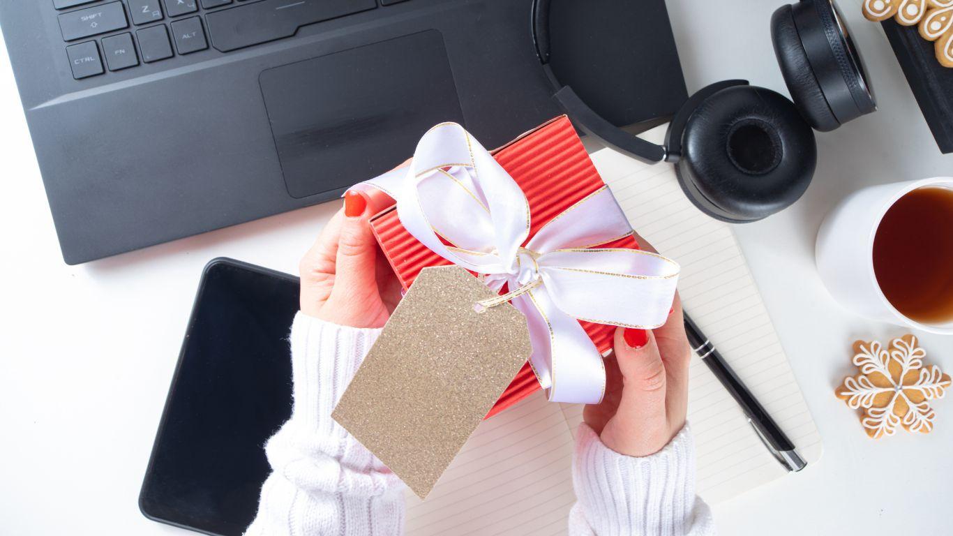 Corporate Gifting’s Psychological Impact: Boost Loyalty & Culture