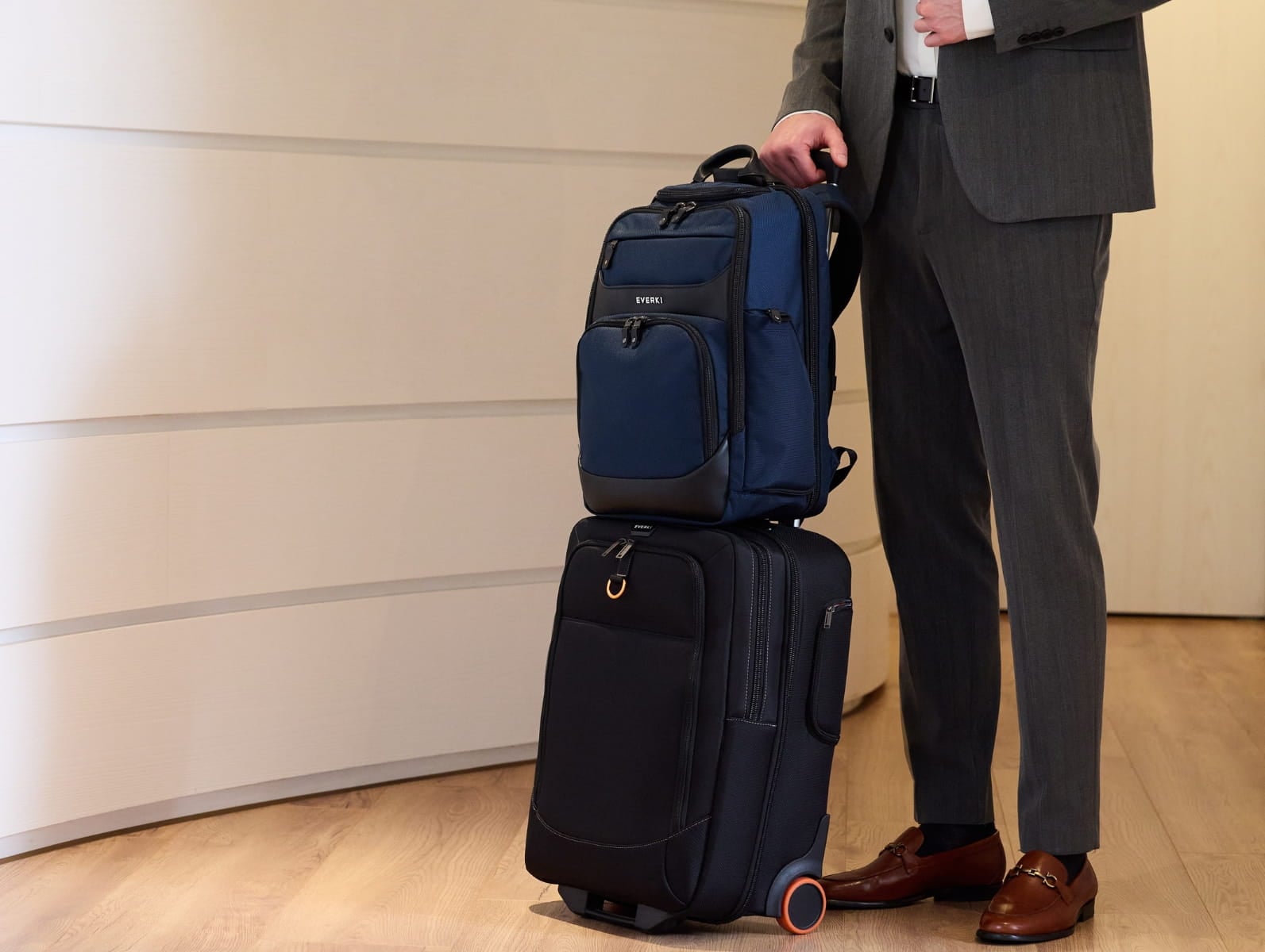 Wheeled 420 Trolley in a travel-ready rolling profile