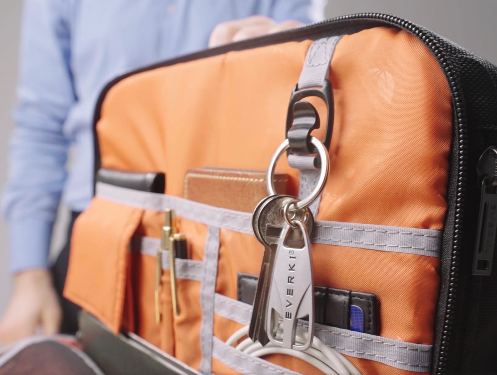 Platzhalter-Nahaufnahme des kontrastreichen orangefarbenen Innenfutters