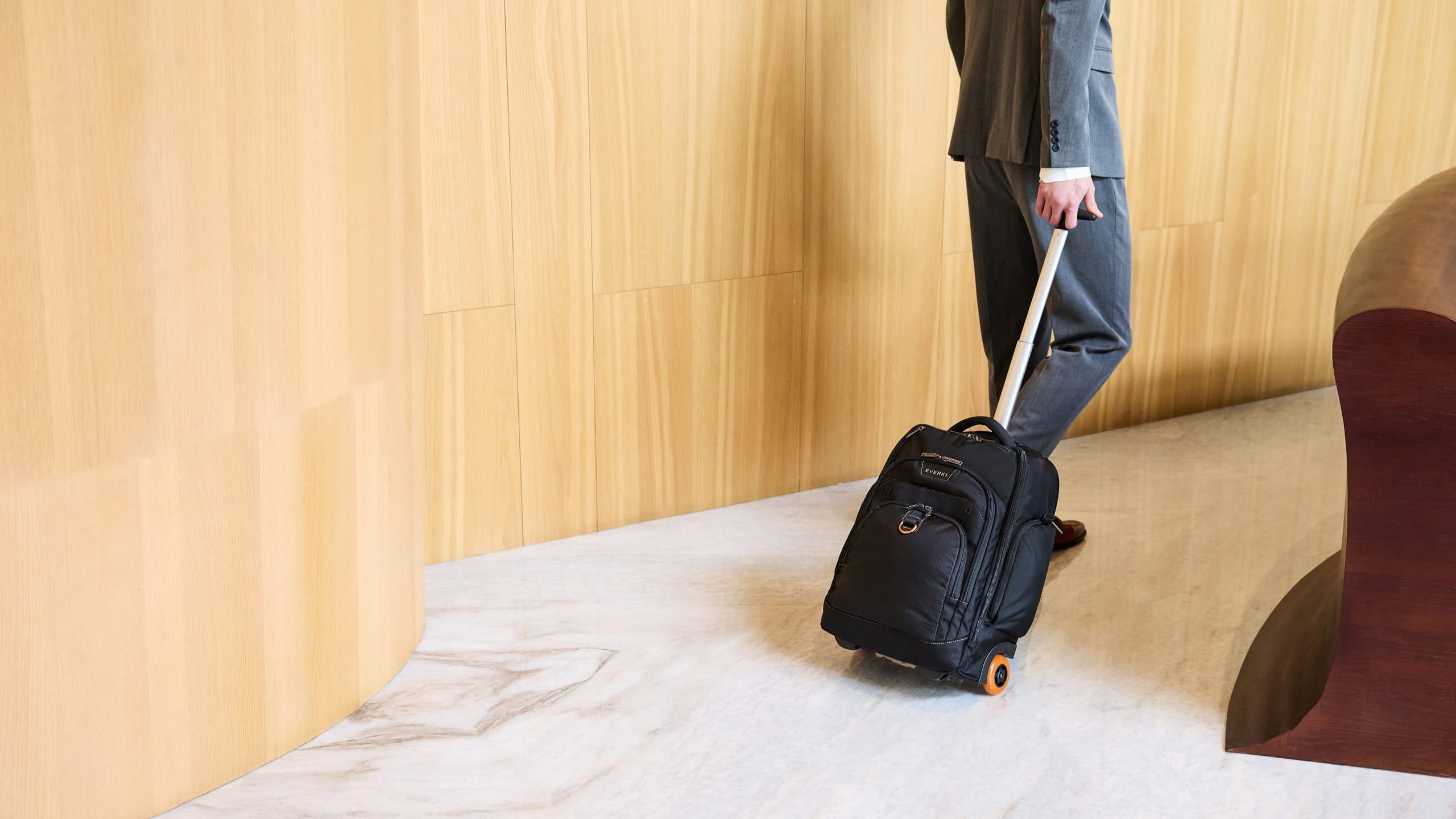 Atlas Wheeled 2 in einer Reiseumgebung