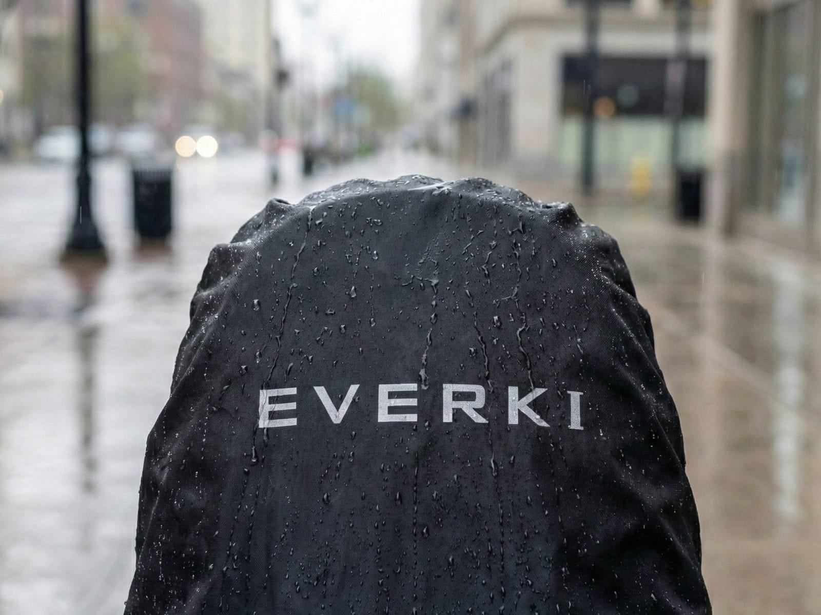 1680D water-repellent ballistic nylon, included rain cover texture photo