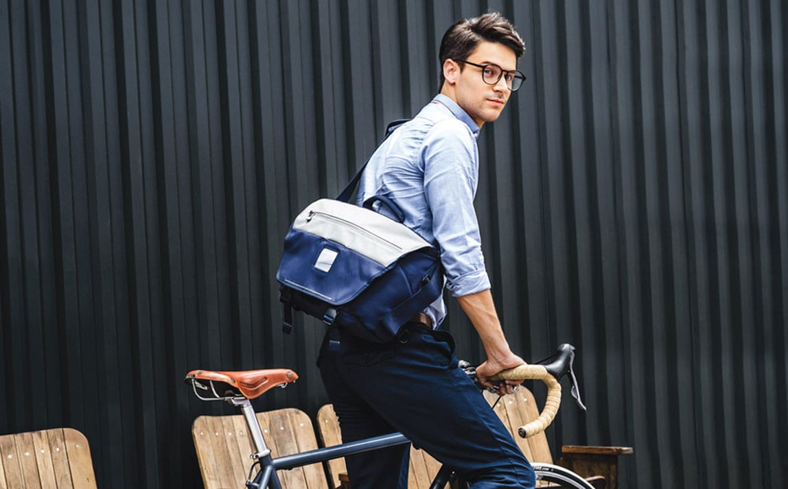 ContemPRO Laptop Bike Messenger, up to 14.1-Inch/MacBook Pro 15 - Navy ...